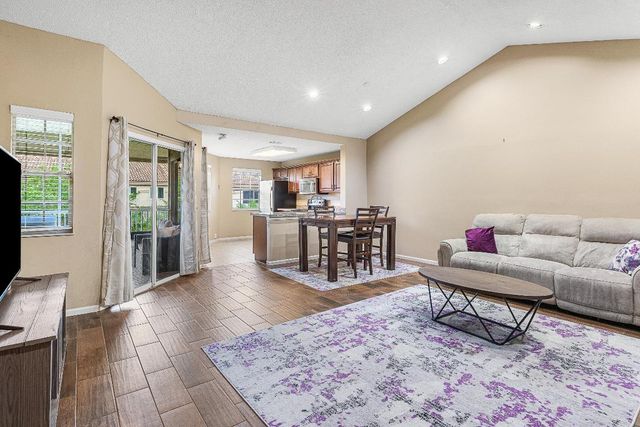 6626 Via Regina, Boca Raton, FL 33433