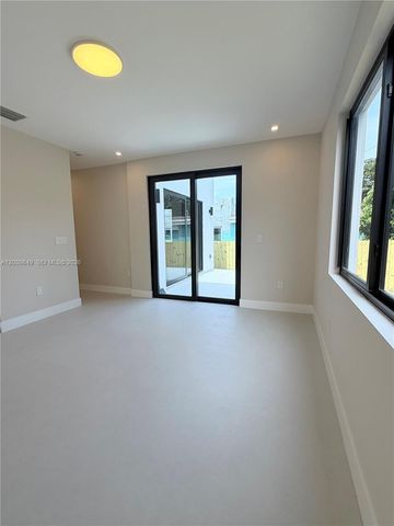 1860 NW 48th St, Miami, FL 33142