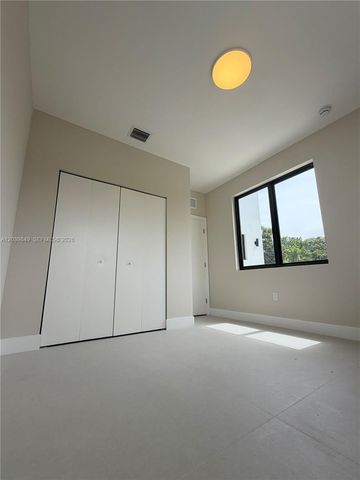 1860 NW 48th St, Miami, FL 33142