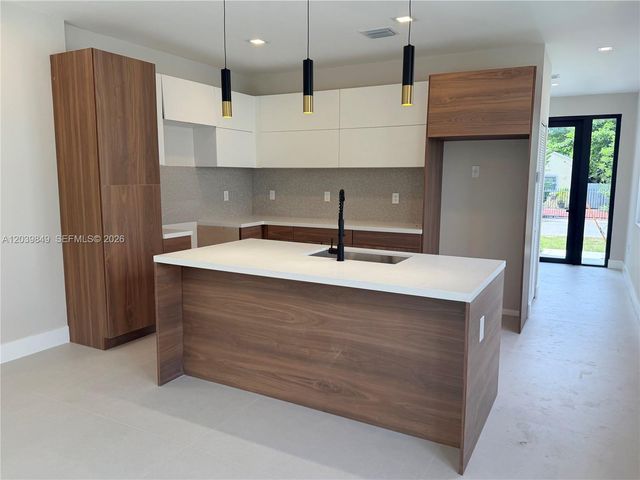 1860 NW 48th St, Miami, FL 33142