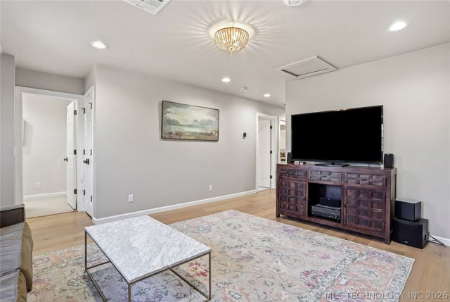 5818 E 101st Place, Tulsa, OK 74137