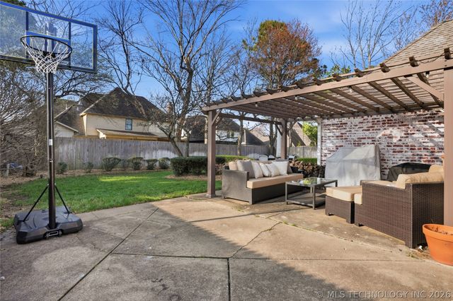 5818 E 101st Place, Tulsa, OK 74137