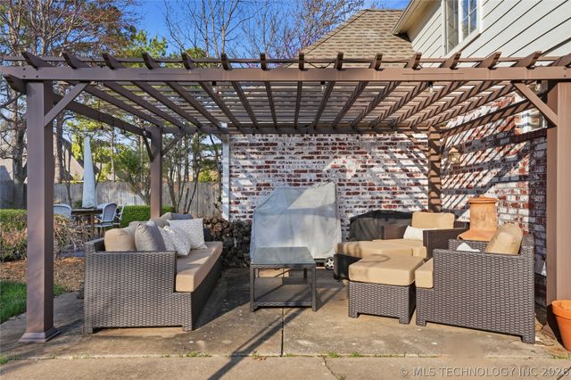 5818 E 101st Place, Tulsa, OK 74137