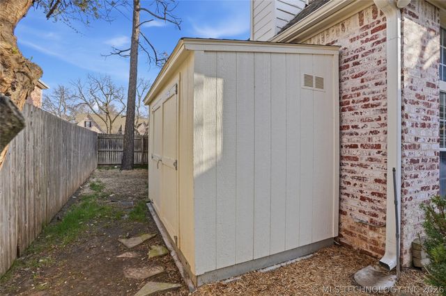 5818 E 101st Place, Tulsa, OK 74137