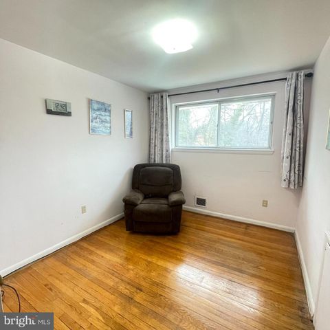 7206 SHEFFIELD DR, Temple Hills, MD 20748