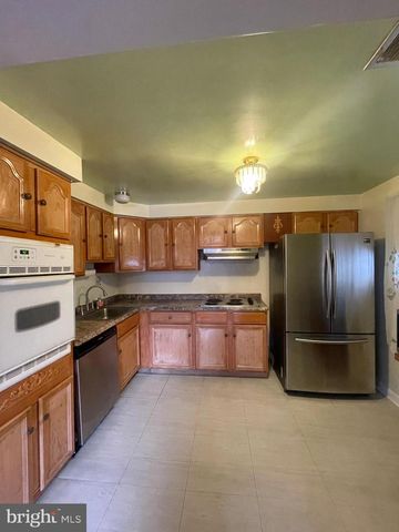7206 SHEFFIELD DR, Temple Hills, MD 20748