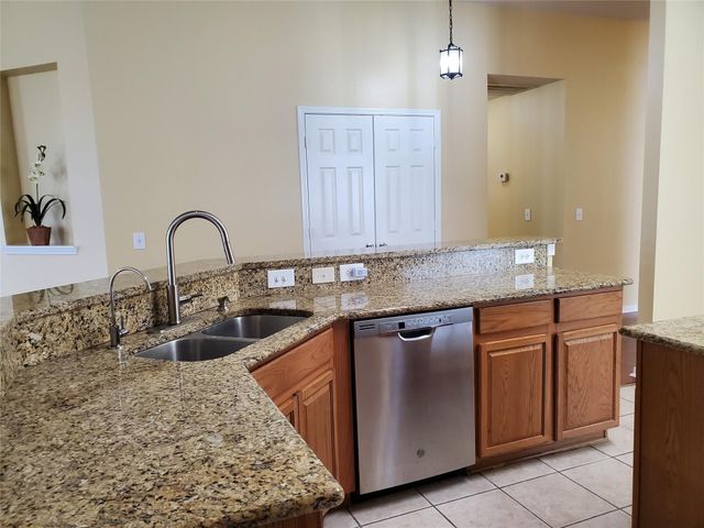 2502 Suncreek Lane, Pearland, TX 77584