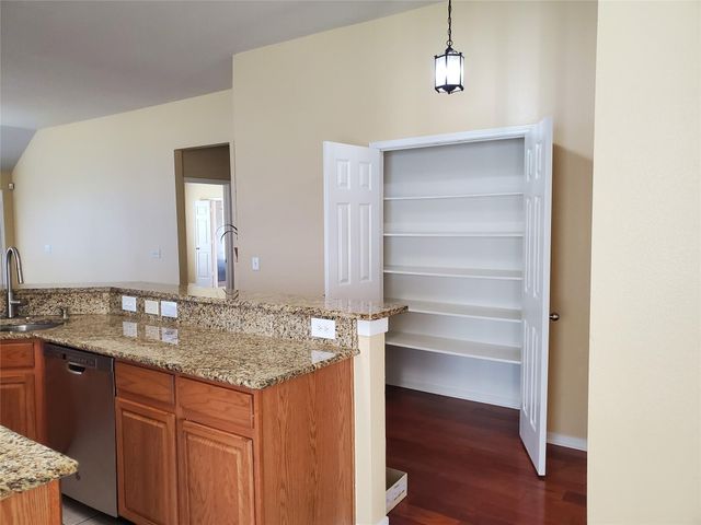 2502 Suncreek Lane, Pearland, TX 77584