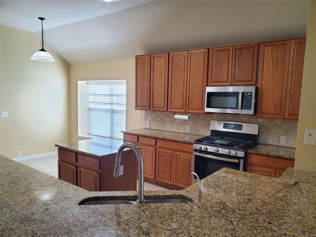 2502 Suncreek Lane, Pearland, TX 77584
