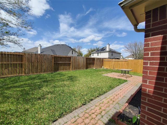 2502 Suncreek Lane, Pearland, TX 77584