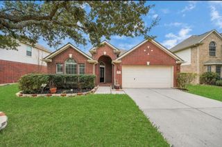 2502 Suncreek Lane, Pearland, TX 77584