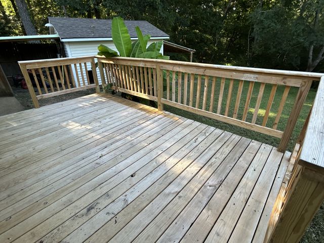 106 Shore Dr, Big Sandy, TN 38221