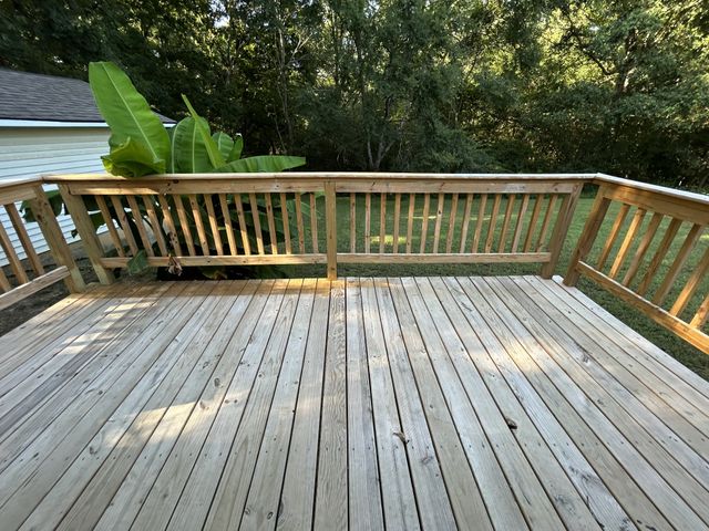 106 Shore Dr, Big Sandy, TN 38221