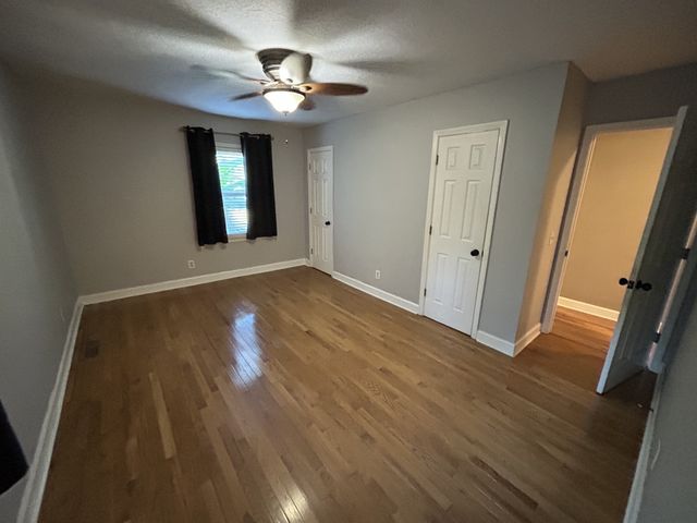 106 Shore Dr, Big Sandy, TN 38221
