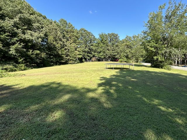 106 Shore Dr, Big Sandy, TN 38221