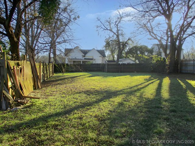 319 B SW, Ardmore, OK 73401