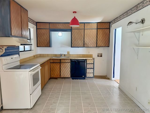 319 B SW, Ardmore, OK 73401