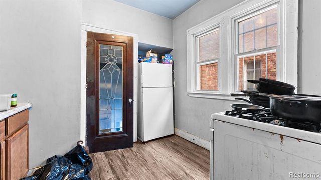 2951 Leslie Street, Detroit, MI 48238