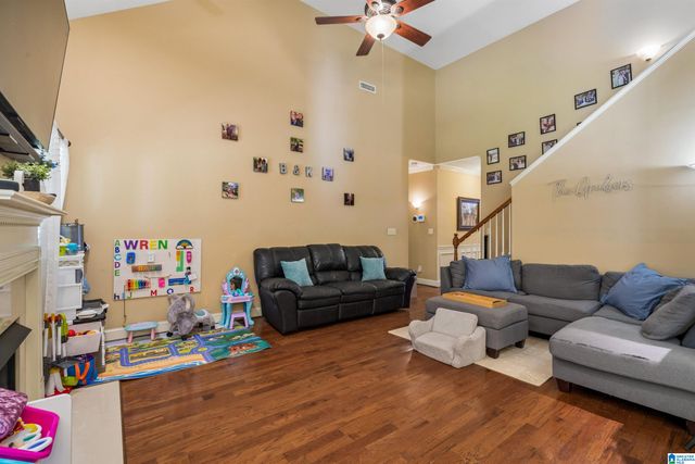 932 VALLEY CIRCLE, Leeds, AL 35094