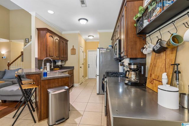 932 VALLEY CIRCLE, Leeds, AL 35094
