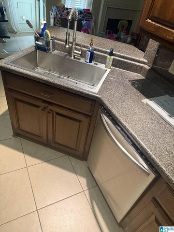 932 VALLEY CIRCLE, Leeds, AL 35094