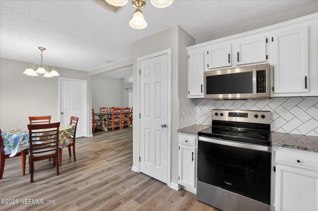 9614 MAYVILLE Drive E, Jacksonville, FL 32222