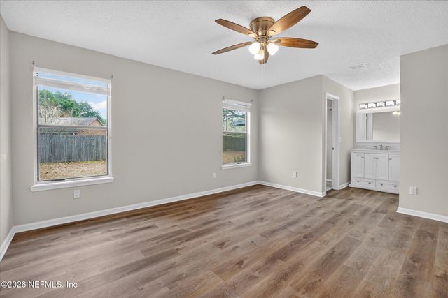 9614 MAYVILLE Drive E, Jacksonville, FL 32222