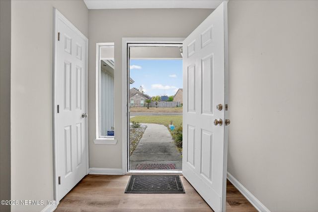 9614 MAYVILLE Drive E, Jacksonville, FL 32222