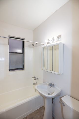 5214 S Woodlawn Avenue 304, Chicago, IL 60615