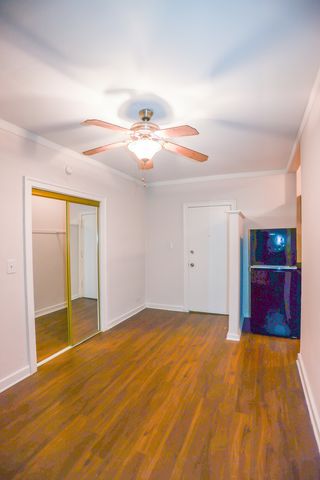 5214 S Woodlawn Avenue 304, Chicago, IL 60615