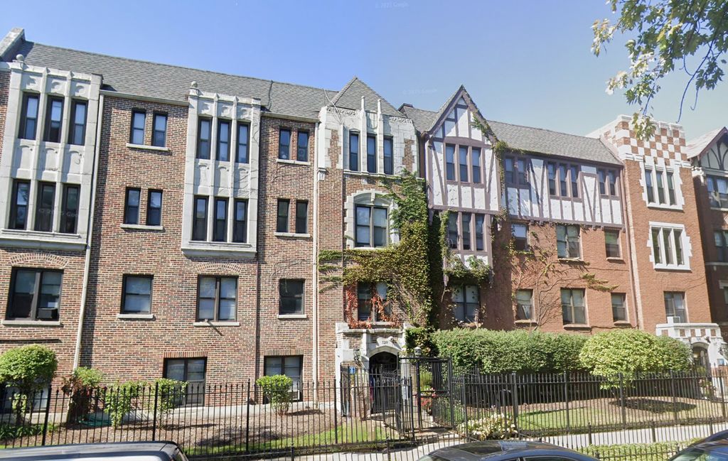 5214 S Woodlawn Avenue 304, Chicago, IL 60615