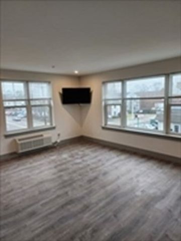 522 Bridge St 3, Weymouth, MA 02191