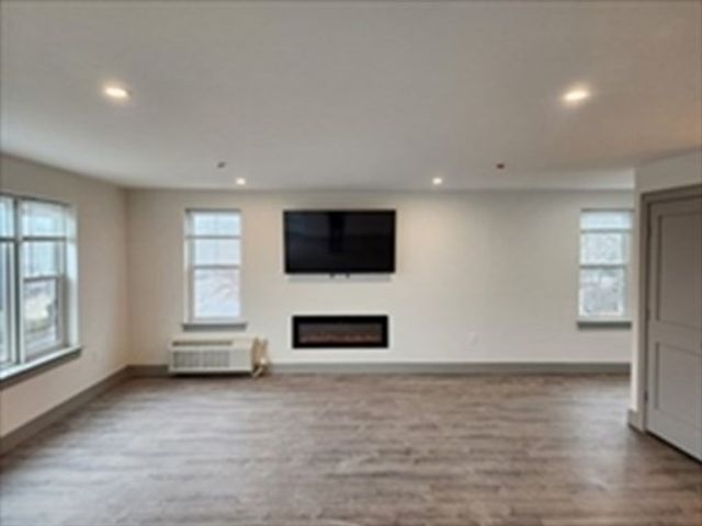 522 Bridge St 3, Weymouth, MA 02191