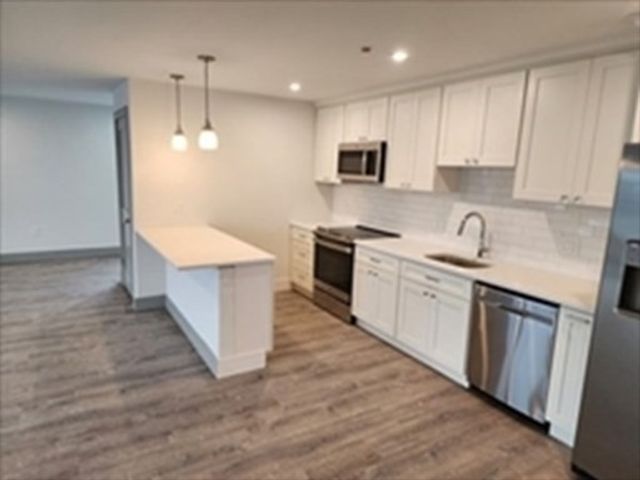 522 Bridge St 3, Weymouth, MA 02191