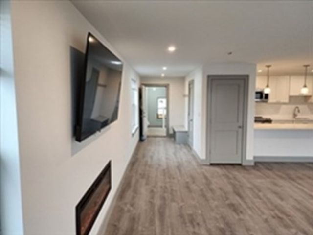 522 Bridge St 3, Weymouth, MA 02191