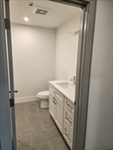 522 Bridge St 3, Weymouth, MA 02191