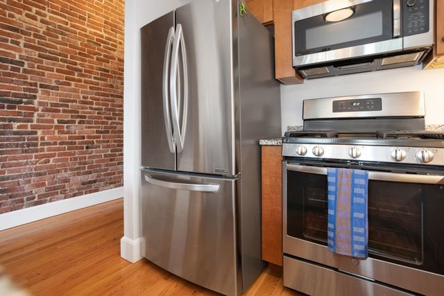 52 Sanborn Street 202, Reading, MA 01867
