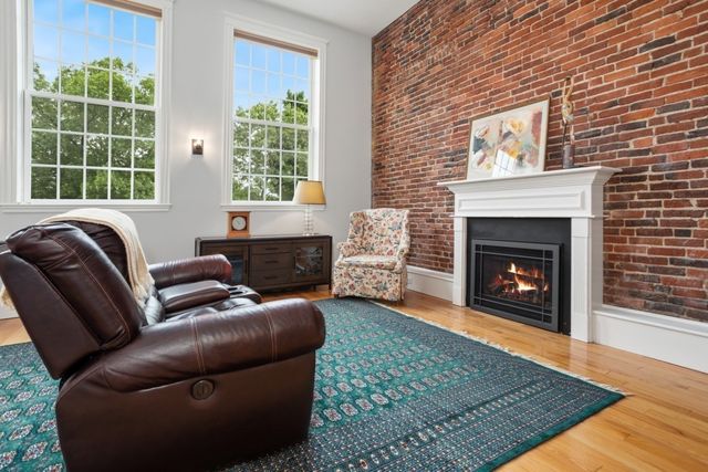 52 Sanborn Street 202, Reading, MA 01867