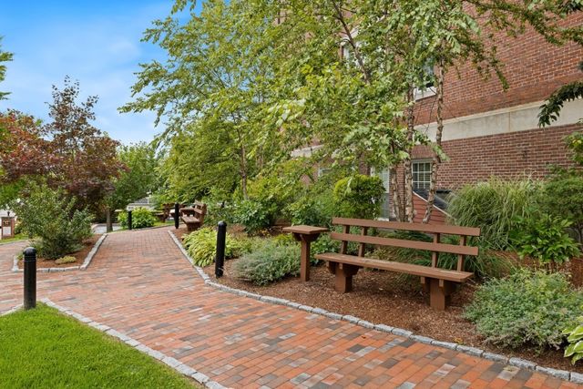 52 Sanborn Street 202, Reading, MA 01867