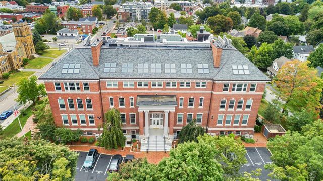 52 Sanborn Street 202, Reading, MA 01867