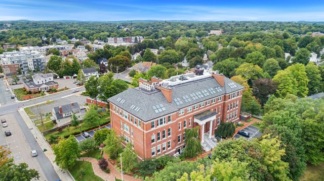 52 Sanborn Street 202, Reading, MA 01867