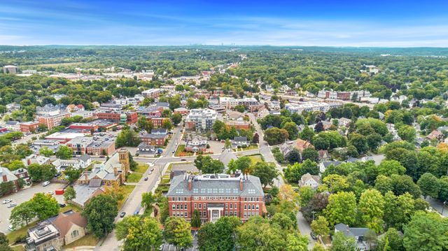 52 Sanborn Street 202, Reading, MA 01867