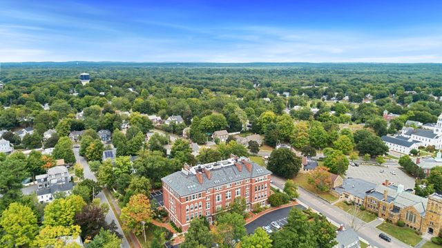 52 Sanborn Street 202, Reading, MA 01867