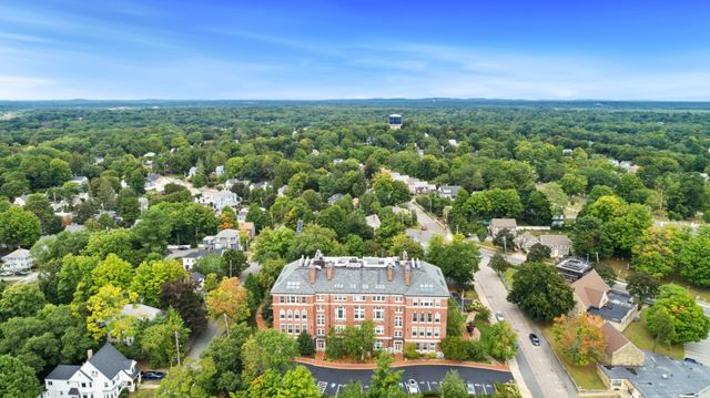 52 Sanborn Street 202, Reading, MA 01867