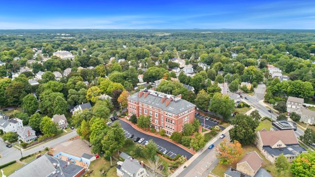 52 Sanborn Street 202, Reading, MA 01867