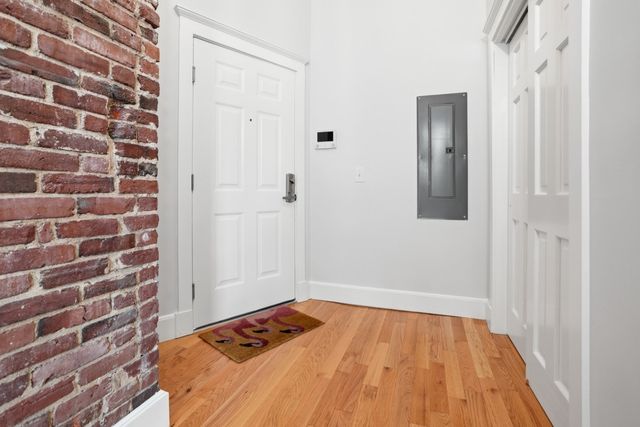 52 Sanborn Street 202, Reading, MA 01867