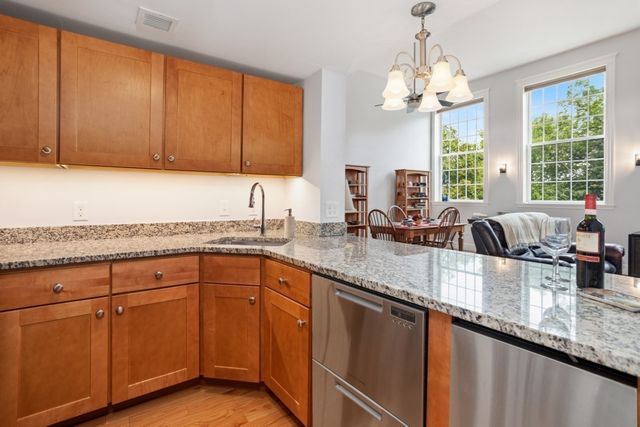 52 Sanborn Street 202, Reading, MA 01867