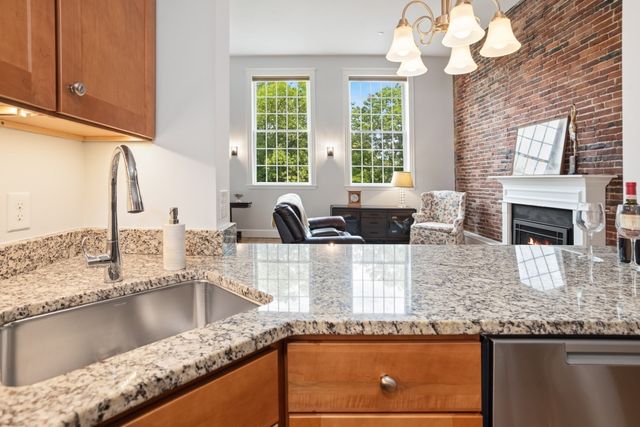 52 Sanborn Street 202, Reading, MA 01867