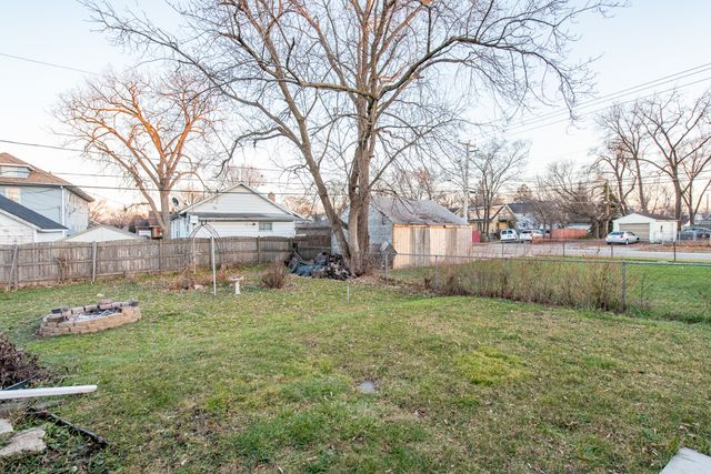 49 S Lewis Avenue, Waukegan, IL 60085