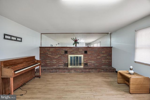 1025 LINDEN AVE, Williamstown, NJ 08094